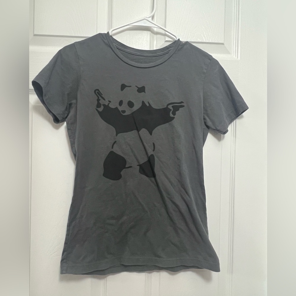 Banksy Panda with Guns Women’s Gray T-shirt Size Small